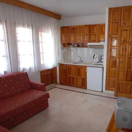 Melita Aparthotel 3*